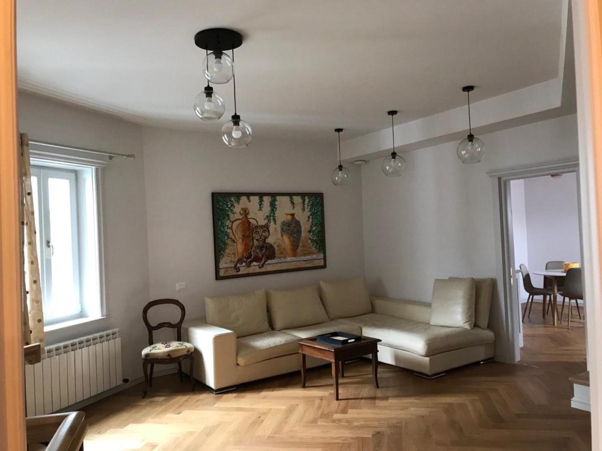 Augsburg Apart Piatra Neamţ 外观 照片